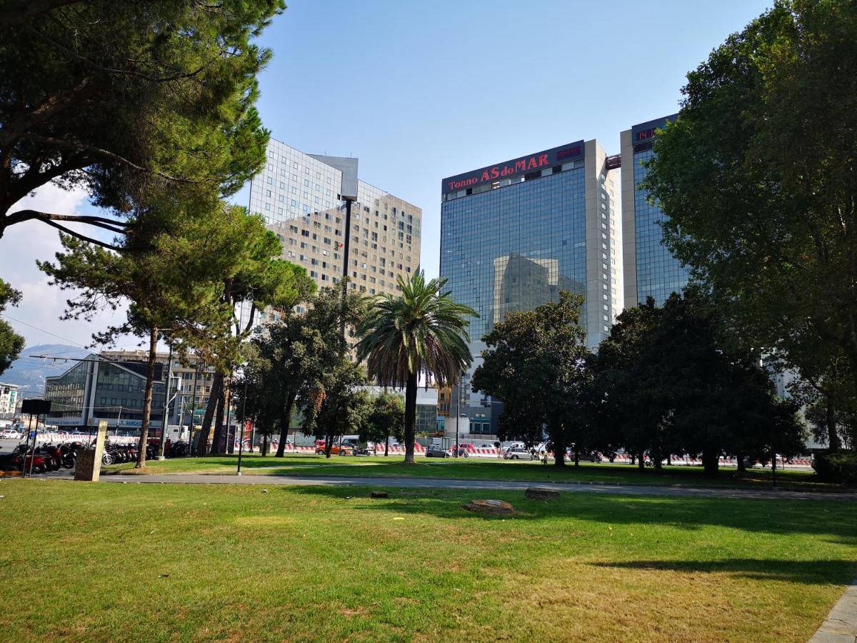 Suite Lambruschini Central With Top City View - Free Covered Parking Genua Exterior foto